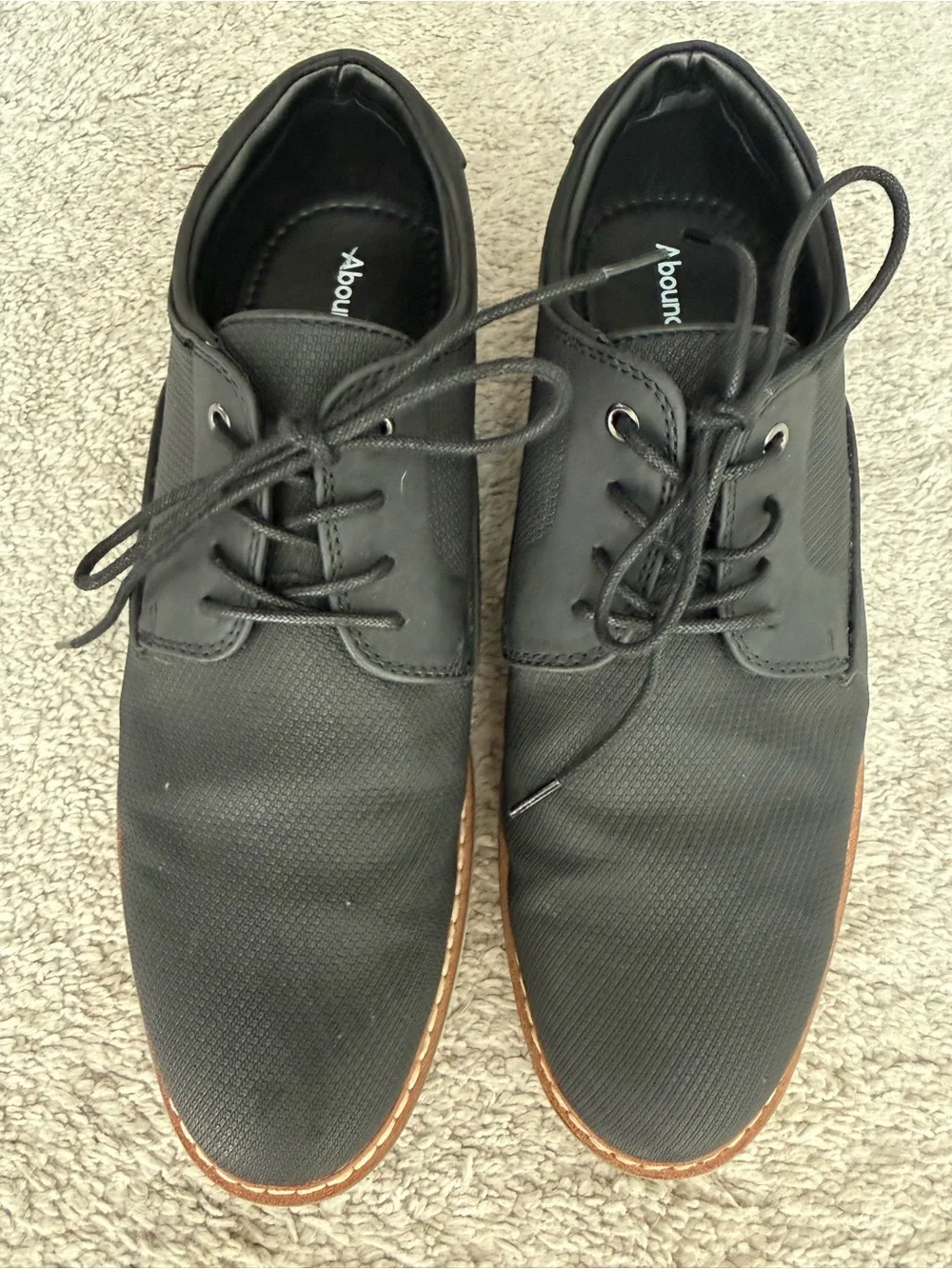 Black Lace-Up Oxford Shoes with Brown Trim